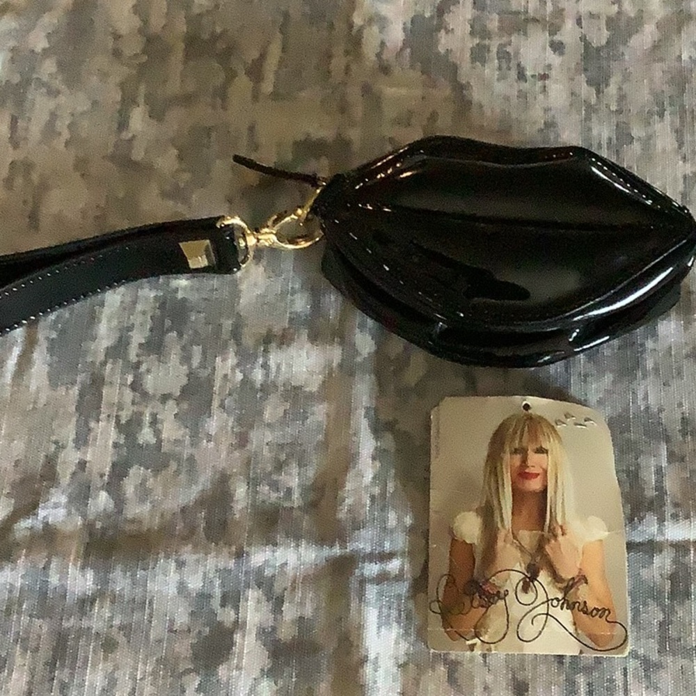 NWT Betsey Johnson Heartland Wristlet Black Vinyl Lips